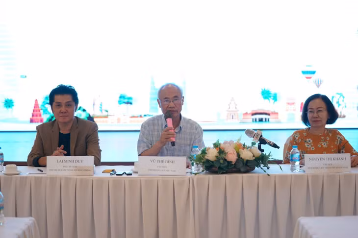 Ông Vũ Thế Bình, Chủ tịch Hiệp hội du lịch Việt Nam phát biểu tại sự kiện công bố diễn đàn "Liên kết sức mạnh du lịch Việt Nam năm 2022" trong ngày 25/7.