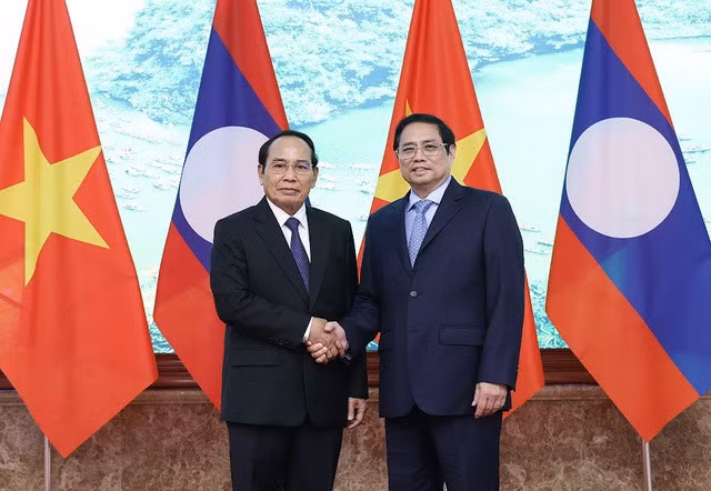 Thủ tướng Phạm Minh Chính nhiệt liệt chào mừng đồng chí Bounthong Chitmany sang thăm chính thức Việt Nam - ẢNh: VGP/Nhật Bắc