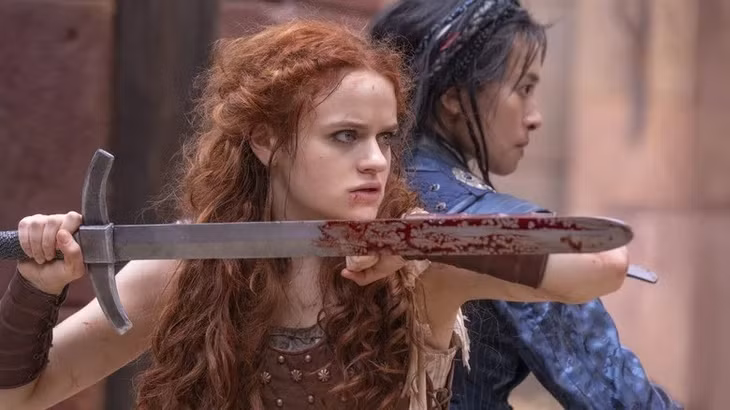 Joey King và Ngô Thanh Vân diễn ăn ý trong cảnh hành động.