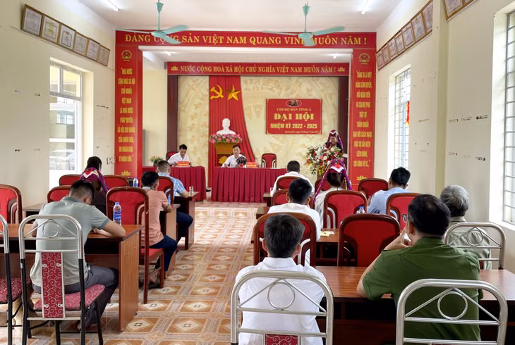 Đại hội Chi bộ bản Tình Á, xã Quảng Đức, Hải Hà.