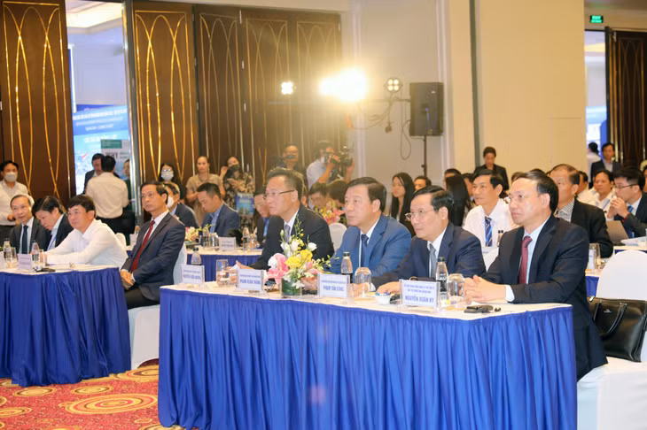 Lãnh đạo VCCI và 4 địa phương: Quảng Ninh, Hải Phòng, Hải Dương, Hưng Yên tham dự chương trình ký kết.