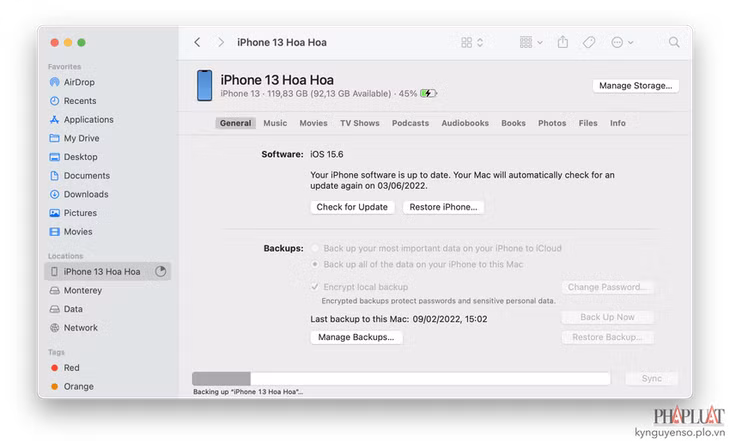 Sao lưu toàn bộ dữ liệu trên iPhone trước khi tiến hành nâng cấp. Ảnh: MINH HOÀNG
