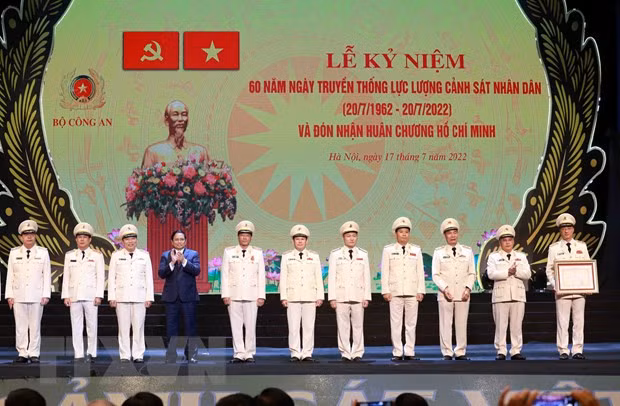 Luc luong Canh sat nhan dan: Viet tiep ban anh hung ca chien thang hinh anh 2