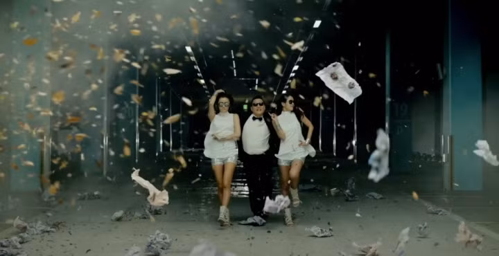 MV “Gangnam Style” của nam ca sĩ PSY. (ảnh chụp màn hình)