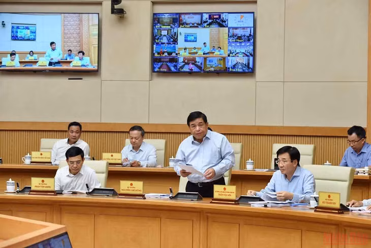 Các đại biểu phát biểu ý kiến tại hội nghị.