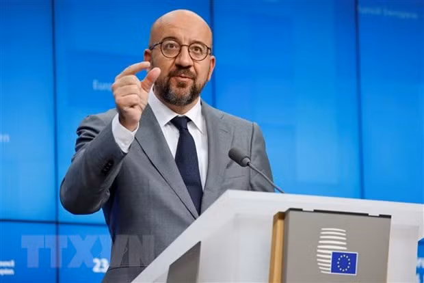 EU nhat tri thong qua goi ho tro quan su moi cho Ukraine hinh anh 1