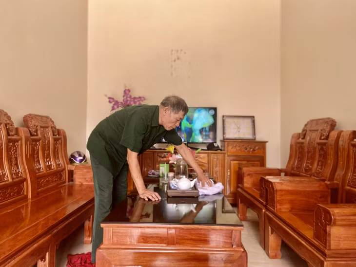 Ông Vương Đinh Nguyện (phường Hưng Đạo, TX Đông Triều) có cuộc sống ngày càng ổn định, bình yên trong ngôi nhà khang trang được xây mới.
