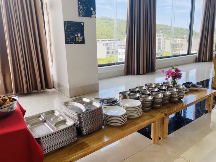 Đồ dùng cho các bữa ăn tại Trường Mầm non InterKids luôn sạch sẽ, khô ráo trước khi sử dụng.