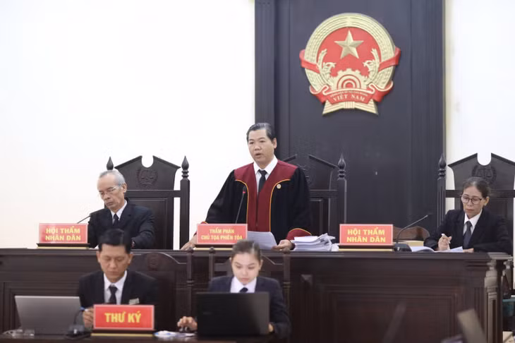Chủ toạ phiên tòa trong ngày xét xử thứ 2 vụ "Tịnh thất Bồng Lai"