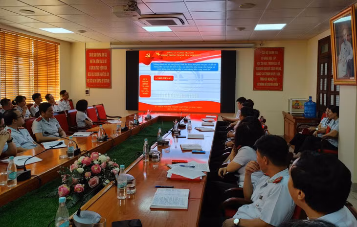 Một buổi sinh hoạt chuyên đề của Đảng bộ Thanh tra tỉnh. Ảnh: Thanh tra tỉnh