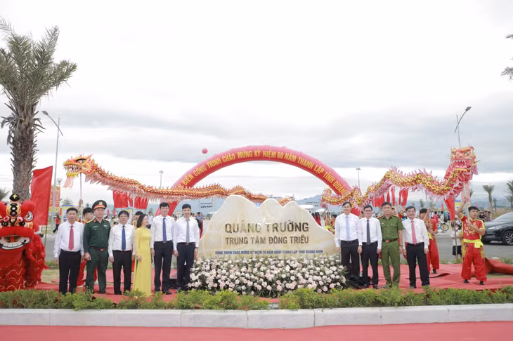 Khánh thành công trình Quảng trường trung tâm TX Đông Triều, chào mừng 60 năm thành lập tỉnh