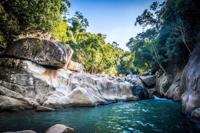 Khu du lịch Ba Hồ, thị xã Ninh Hòa. Ảnh: Thi Thi