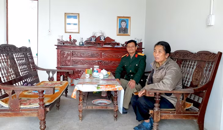 Chính sách hỗ trợ cải thiện nhà ở cho hộ gia đình người có công với cách mạng luôn được Đảng bộ, chính quyền tỉnh Quảng Ninh đặc biệt quan tâm và chỉ đạo triển khai, thực hiện. (Trong ảnh: Gia đình ông Vũ Đình Mai, thương binh 3/4 ở thôn 2, xã Quảng La, TP Hạ Long, luôn cảm thấy ấm lòng trong ngôi nhà được hỗ trợ xây mới). Ảnh: Thu Nguyệt