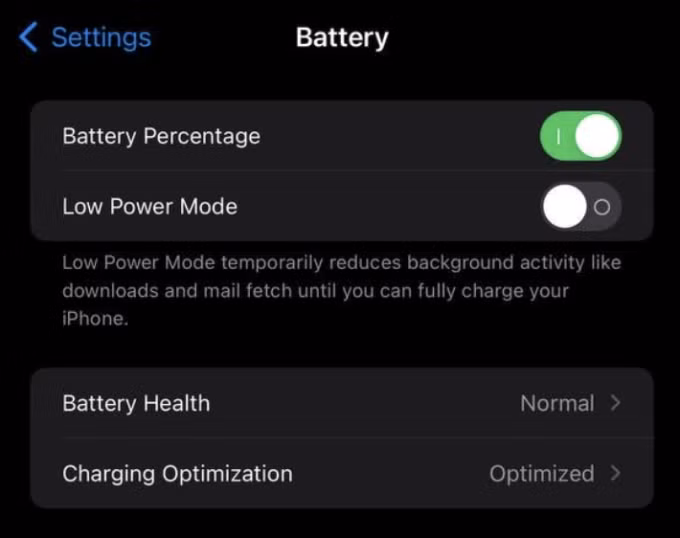 Giao diện pin mới trên iOS 17.4 beta 4. Ảnh: Aaron Zollo/X