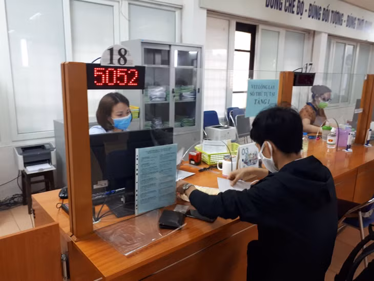 BHXH Việt Nam thực hiện cắt giảm tối đa thời gian giải quyết hồ sơ xuống còn không quá 1 ngày làm việc. Ảnh minh họa