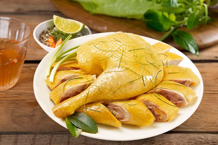 Món gà luộc mộc mạc của Việt Nam được đánh giá cao. Ảnh: Tasty Plan