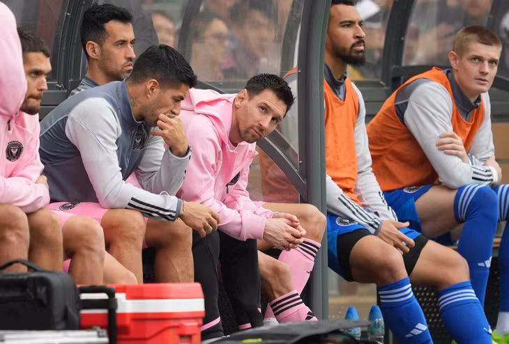 Messi không ra sân cùng Inter Miami ở trận đấu giao hữu tại Hong Kong (Ảnh: Reuters).
