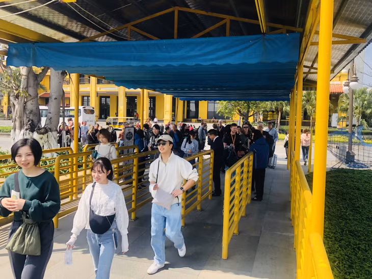 Vịnh Hạ Long là di sản có sức hút lớn với du khách trong nước và quốc tế trong những năm qua.