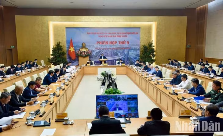 Quang cảnh phiên họp.