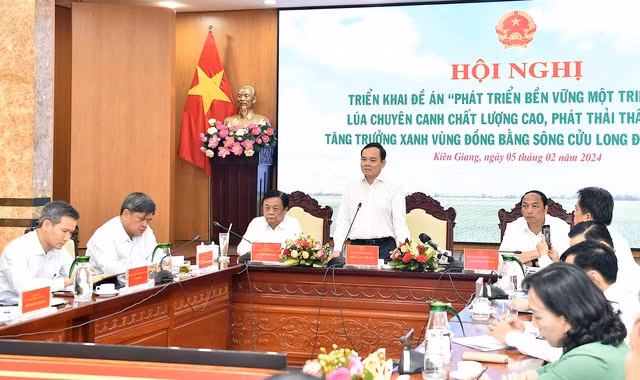 Phó Thủ tướng Chính phủ Trần Lưu Quang dự và chủ trì hội nghị
