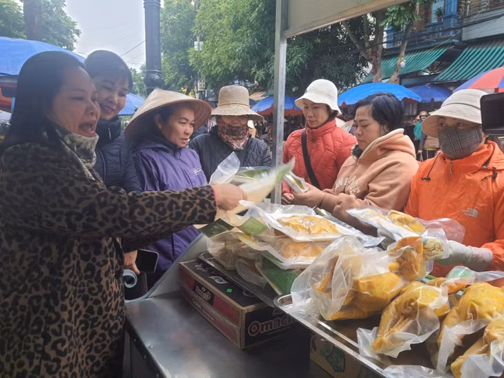 Người tiêu dùng Quảng Yên ưa chuộng sản phẩm gà ủ muối hoa tiêu của Trại gà Tân An