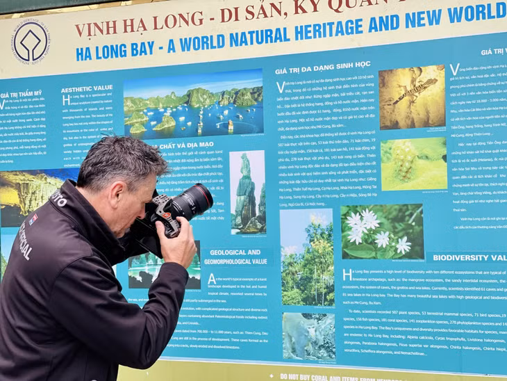 Tại mỗi điểm đến, phóng viên truyền thông của Cuộc đua đều ghi lại thông tin và hình ảnh để tuyên truyền, quảng bá về Vịnh Hạ Long đến với bạn bè quốc tế.