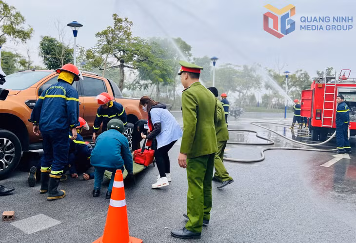 Thực tập phương án chữa cháy năm 2024 tại Đền Cửa Ông.