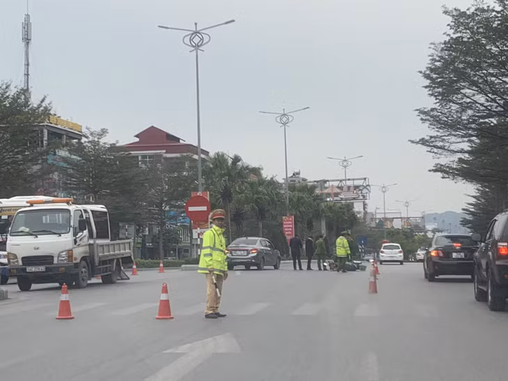 Công an TP Hạ Long thực nghiệm hiện trường một vụ TNGT trên QL18A.