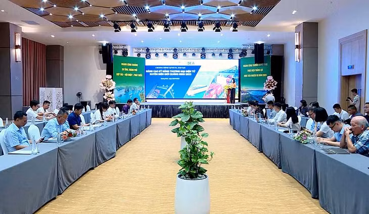 Sở Công Thương phối hợp với Cục Thương mại điện tử và Kinh tế số (Bộ Công Thương) tập huấn nâng cao kỹ năng TMĐT xuyên biên giới cho đại diện doanh nghiệp, HTX và cán bộ quản lý công tác phát triển TMĐT. Ảnh đơn vị cung cấp