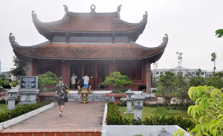 Du khách đến Cô Tô năm nay có thể trải nghiệm ứng dụng công nghệ thực tế ảo 360 độ tại Khu lưu niệm Chủ tịch Hồ Chí Minh trên đảo.