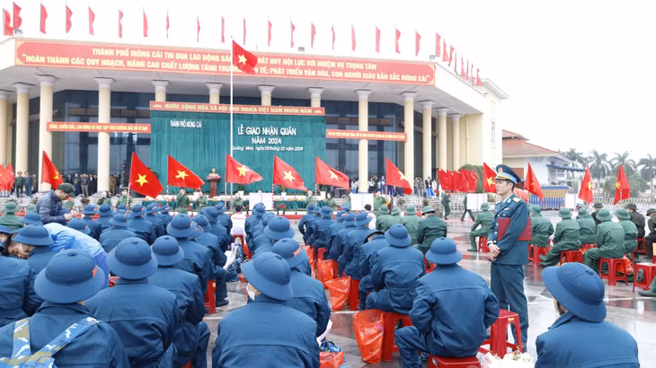 Quang cảnh lễ giao nhận quân.