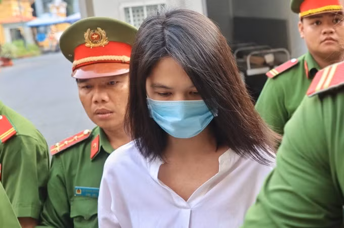 Ngọc Trinh trông gầy hơn lúc bị bắt. Ảnh: Quỳnh Trần