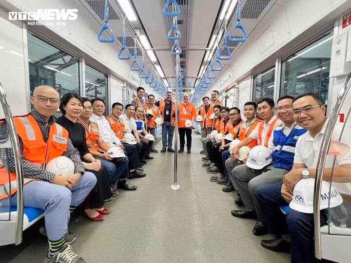 Ban quản lý Đường sắt đô thị TP.HCM (MAUR) cho biết, đoàn tàu Metro số 1sẽ chạy thử nghiệm liên tục trong dịp Tết Nguyên đán 2024.