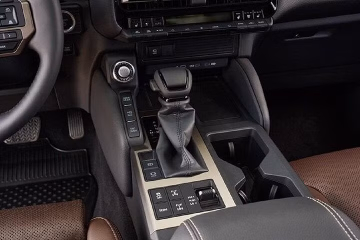 Toyota Land Cruiser Prado 2024 giá dự kiến 2,7 tỷ đồng tại Việt Nam ảnh 4