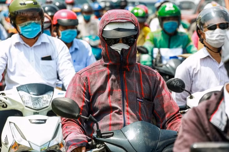 Sau kỳ nghỉ Tết Nguyên đán, TPHCM và khu vực Nam bộ liên tục nắng nóng. Ảnh: An Huy.