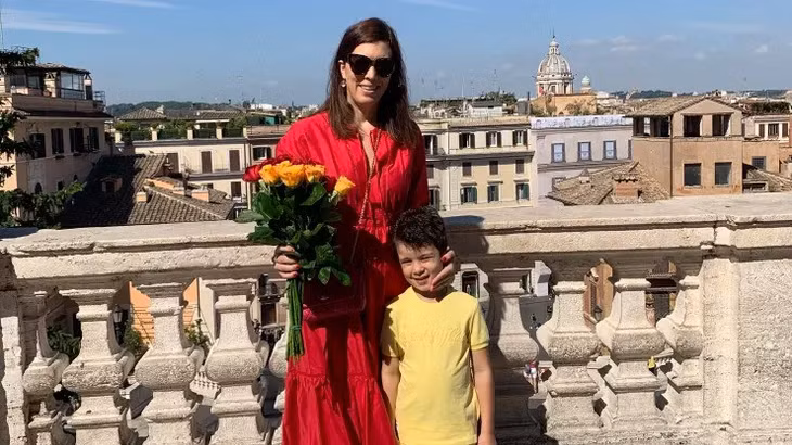 Sonja Prokopec và con trai cô, Laith, trong “chuyến du lịch gắn kết” tới Rome. Ảnh: Sonja Prokopec