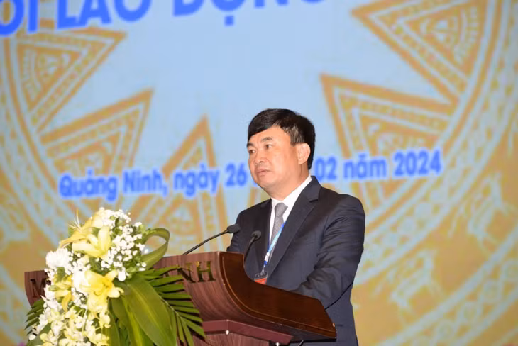 Đồng chí Ngô Hoàng Ngân, Bí thư Đảng ủy, Chủ tịch Hội đồng thành viên Tập đoàn Công nghiệp Than – Khoáng sản Việt Nam phát biểu tại hội nghị.