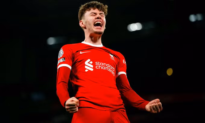 Hậu vệ Conor Bradley mừng bàn sau khi kiến tạo bàn thắng thứ ba của Liverpool trước Chelsea. Ảnh: PA
