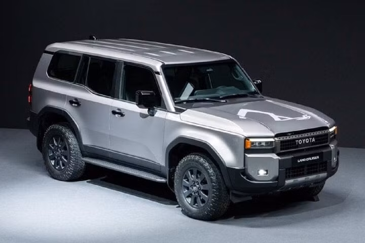 Toyota Land Cruiser Prado 2024.
