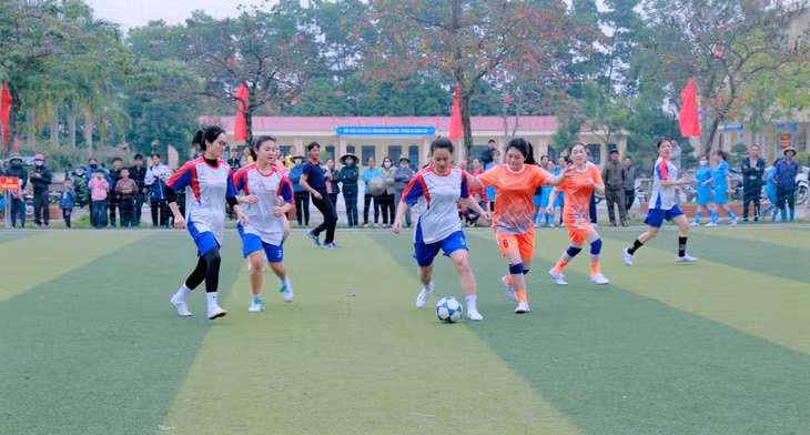 Giải Bóng đá nữ phường Hưng Đạo mừng Đảng - mừng Xuân Giáp Thìn 2024. Ảnh: Trung tâm TT-VH Đông Triều.