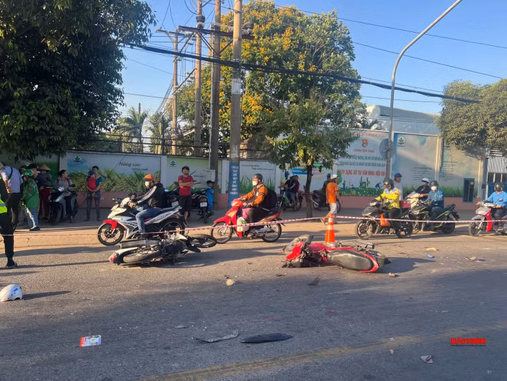 Va chạm làm giao thông trên tuyến ùn ứ