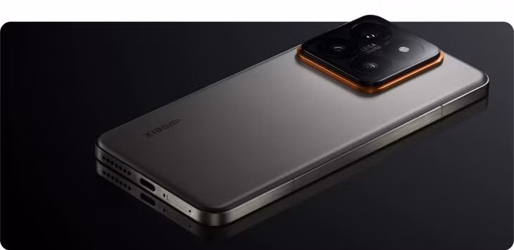 Xiaomi 14 Ultra titanium