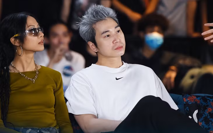 Sáng 6/4, ban tổ chức Rap Việt mùa 3 xác nhận Karik là giám khảo giấu mặt đi chấm casting. Tại Rap Việt mùa 2, Karik từng thông báo đây là năm cuối anh tham gia sân chơi này. Song, chủ nhân hit Có chơi có chịu đổi ý, quay lại Rap Việt mùa 3 và nhiều khả năng ngồi ghế giám khảo cùng Suboi.