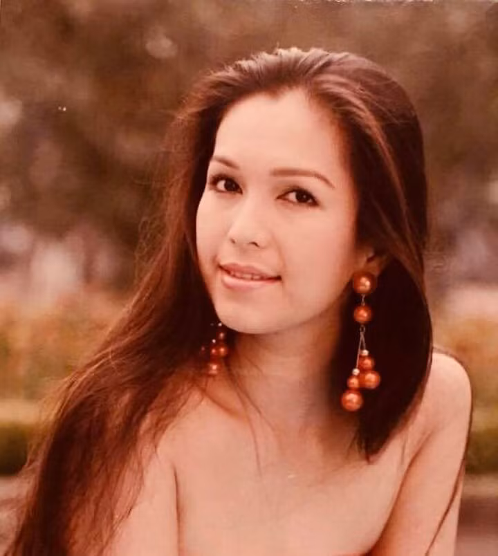 Diễm My 6X cũng là một trong những tượng đài nhan sắc của màn ảnh Việt. Cô được mệnh danh là "nữ hoàng ảnh lịch", hình ảnh phủ sóng khắp nơi vào những năm 80, 90 và là một diễn viên có khả năng diễn xuất tốt.