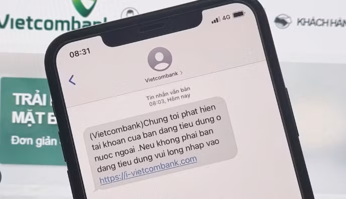Đối tượng giả mạo trang website (lưu ý tên miền đuôi .com là máy chủ ở nước ngoài)