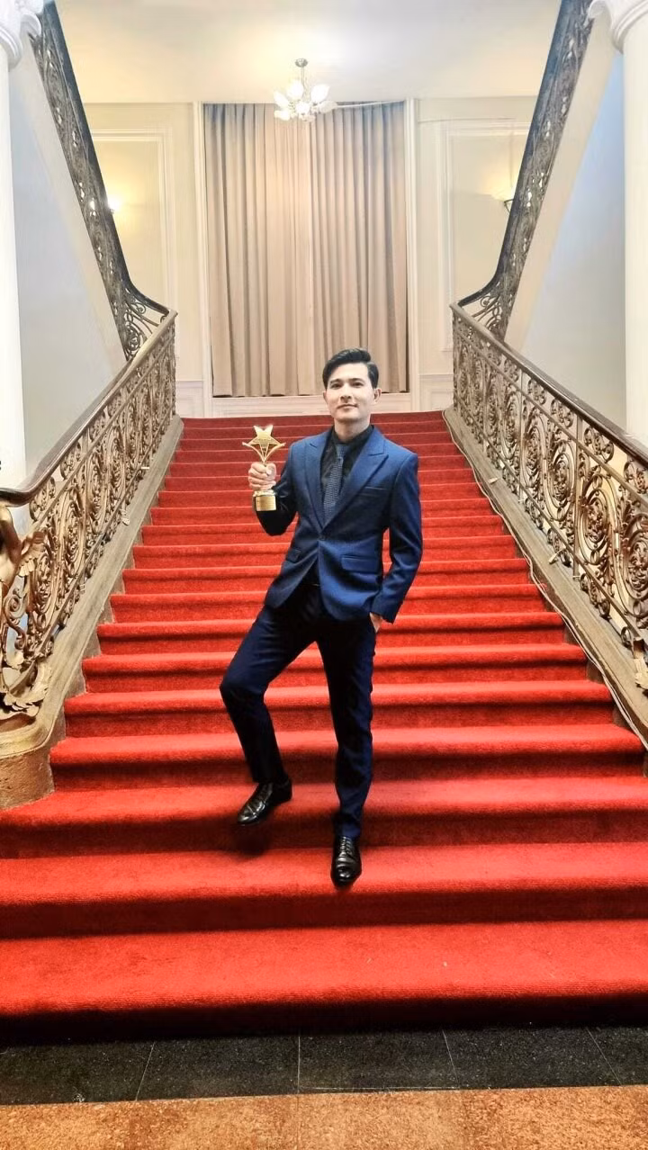 Quang Sự giành giải Ngôi sao xanh 2022.