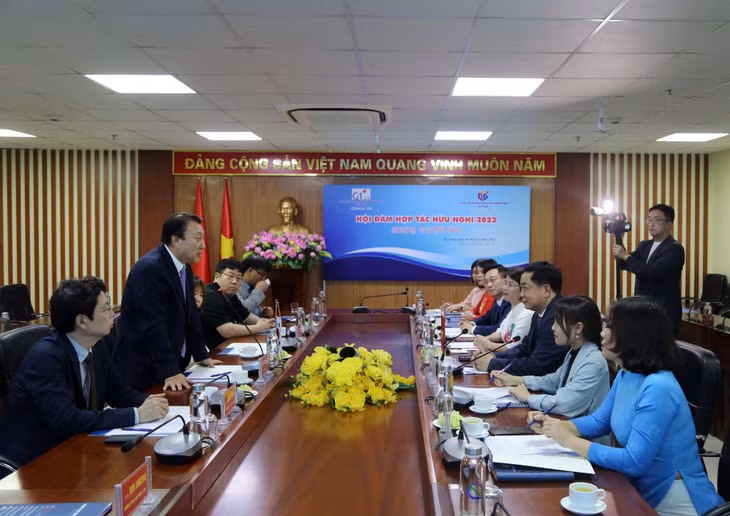 Ông Cho Chang Jin, Chủ tịch Tập đoàn SG, mong muốn 2 bên sẽ tiếp tục đẩy mạnh mối quan hệ hợp tác, góp phần thắt chặt hơn nữa mối quan hệ hợp tác hữu nghị giữa hai tỉnh nói riêng, hai nước Việt Nam – Hàn Quốc nói chung.