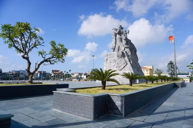 Quảng trường 12-11 được nâng cấp mở rộng. Ảnh: Trương Thành Công (CTV)