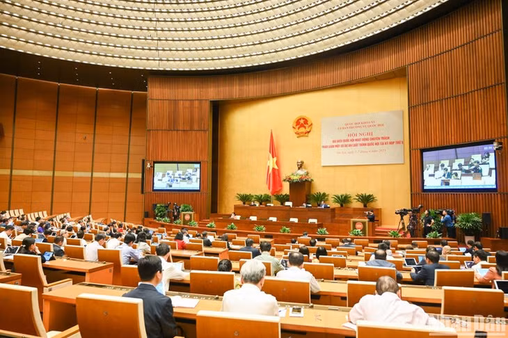 Quang cảnh phiên thảo luận về dự án Luật Đất đai (sửa đổi) sáng 7/4. (Ảnh: DUY LINH)