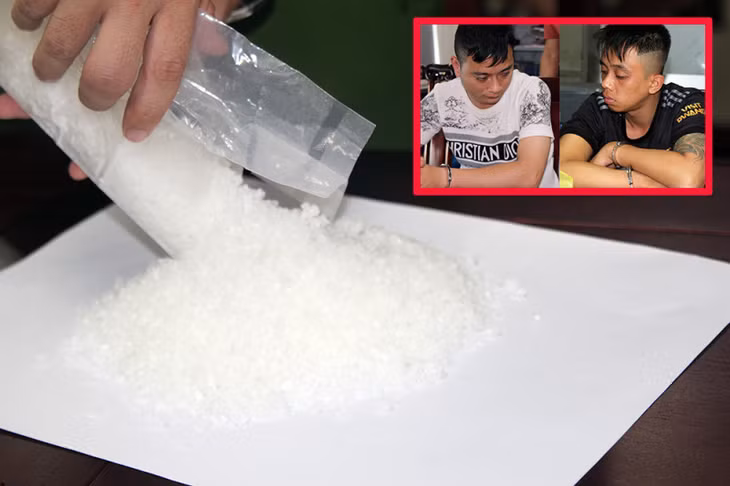 Đối tượng Nguyễn Thế Anh, Nguyễn Ngọc Tý cùng tang vật.